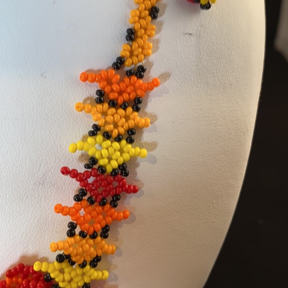 Handmade beaded sunflower necklace - Picture 3 of 5